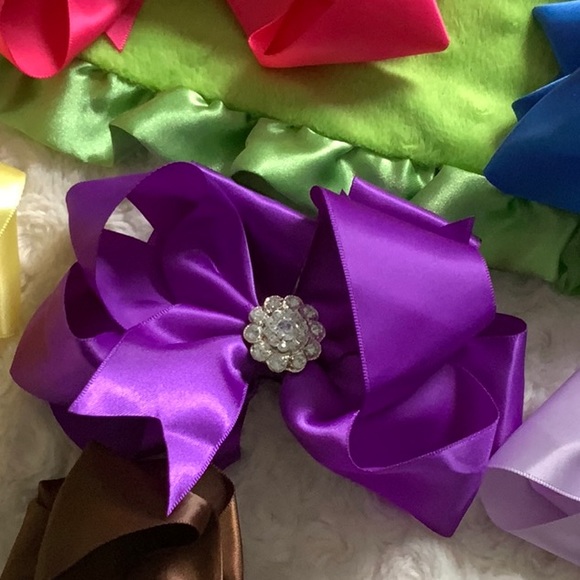 🍀NWOT Set of 9 - 6” Satin Ribbon Bow with Rhinestones - Picture 4 of 5